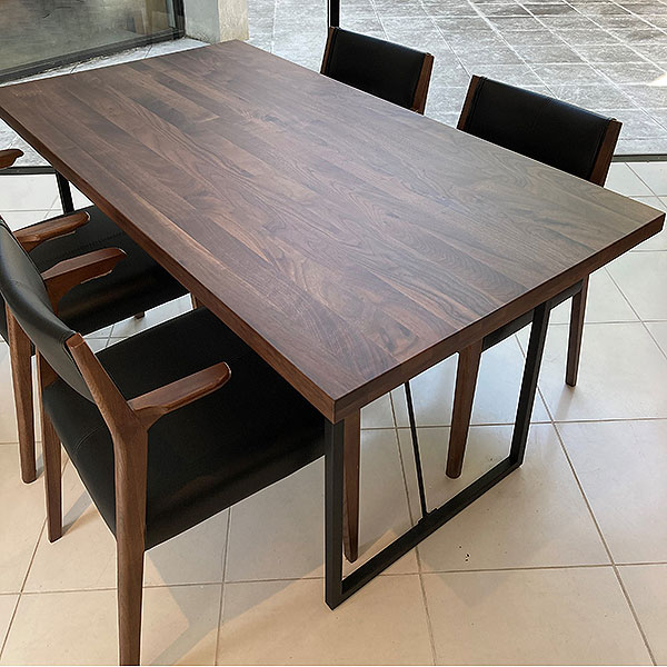 アイアンカフェテーブル２つ  椅子4脚 セット □アイアンカフェテーブル２つ □椅子4脚 セット