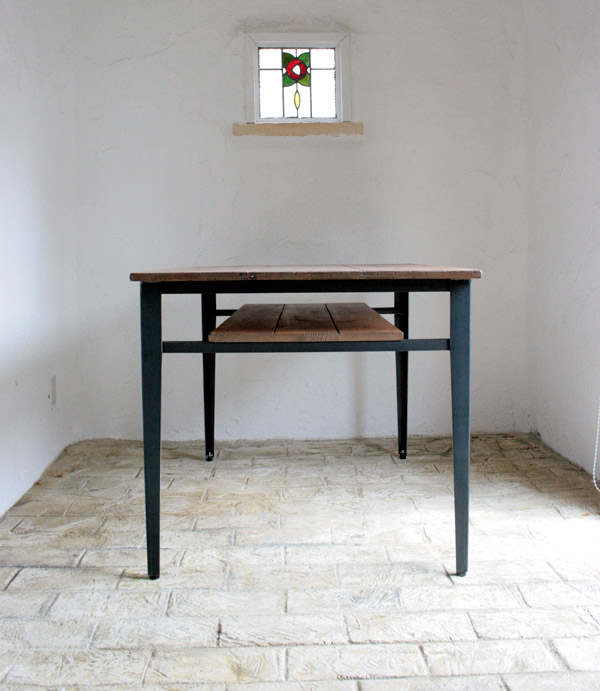 ラスティックアイアンカフェテーブル(棚板あり) 900×800|インテリア